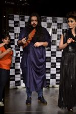 Kareena Kapoor at Lakme Fashion Week 2012 Day 5 post Bash in Grand Hyatt on 7th Aug 2012 (52).JPG